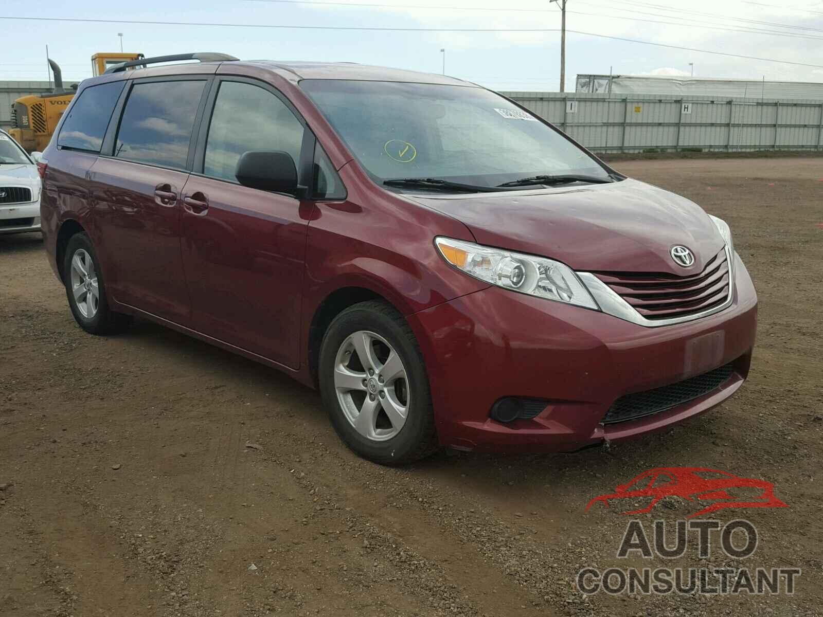 TOYOTA SIENNA LE 2015 - 5TDKK3DC6FS548857