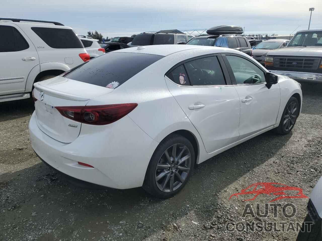 MAZDA 3 2018 - 3MZBN1W34JM253013