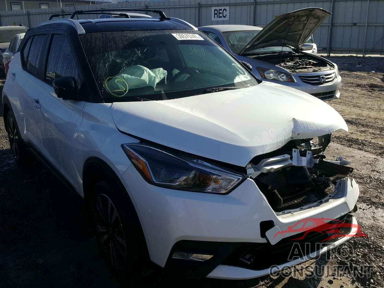 NISSAN KICKS 2018 - 3N1CP5CU3JL530765
