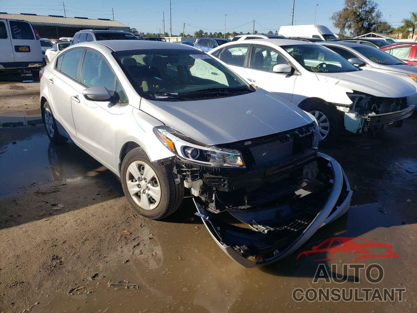 KIA FORTE 2018 - 3KPFK4A75JE241682