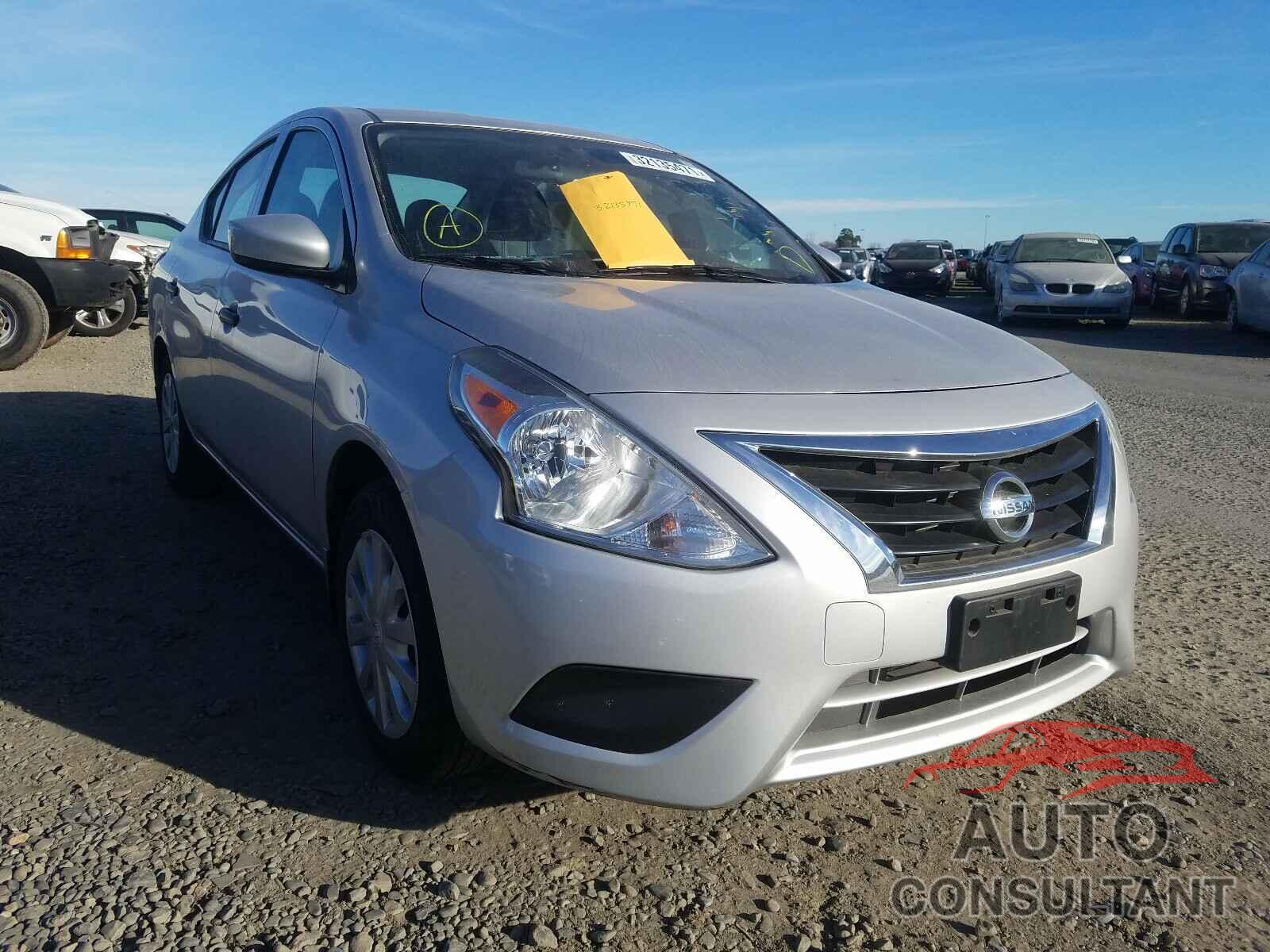 NISSAN VERSA 2019 - JF1GJAA65GH021819