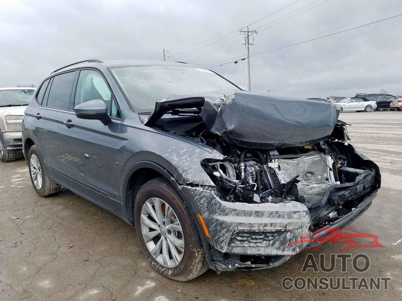 VOLKSWAGEN TIGUAN 2019 - 3VV1B7AX0KM035612