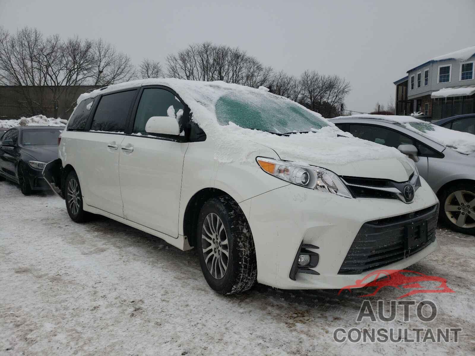 TOYOTA SIENNA 2018 - 5TDYZ3DC5JS959536