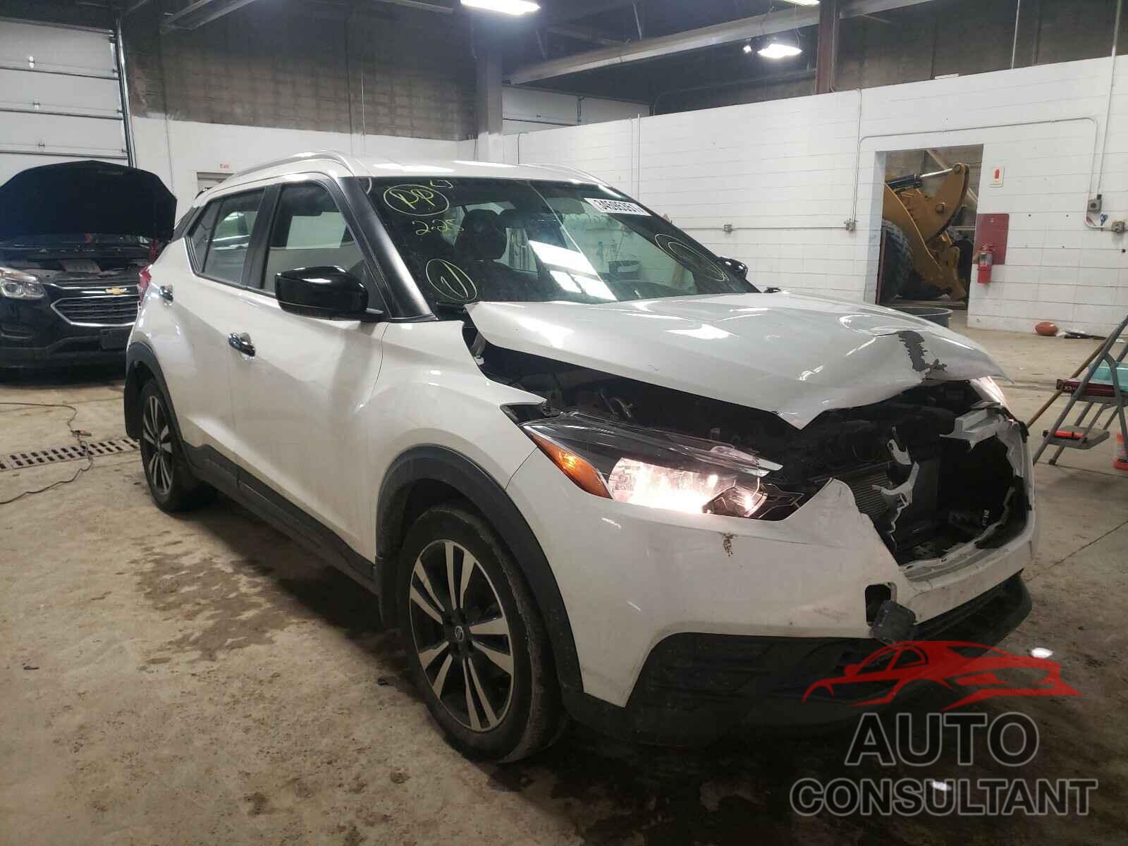 NISSAN KICKS 2018 - 3N1CP5CU5JL536437