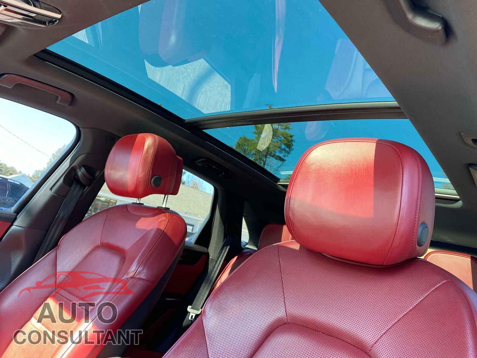 PORSCHE CAYENNE 2019 - WP1AA2AY2KDA02683