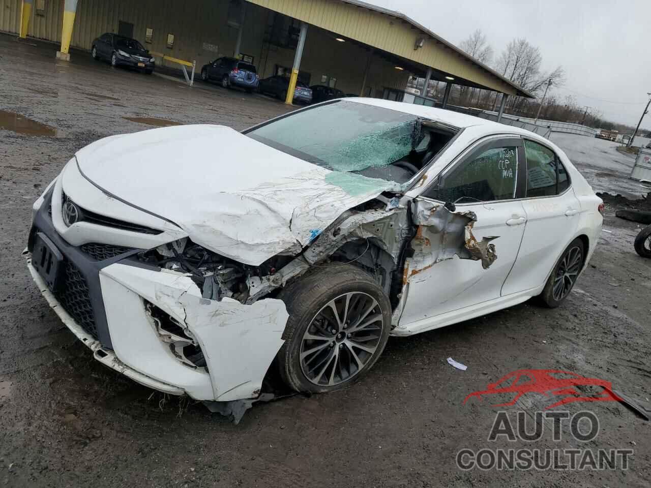TOYOTA CAMRY 2018 - 4T1B11HK5JU080158