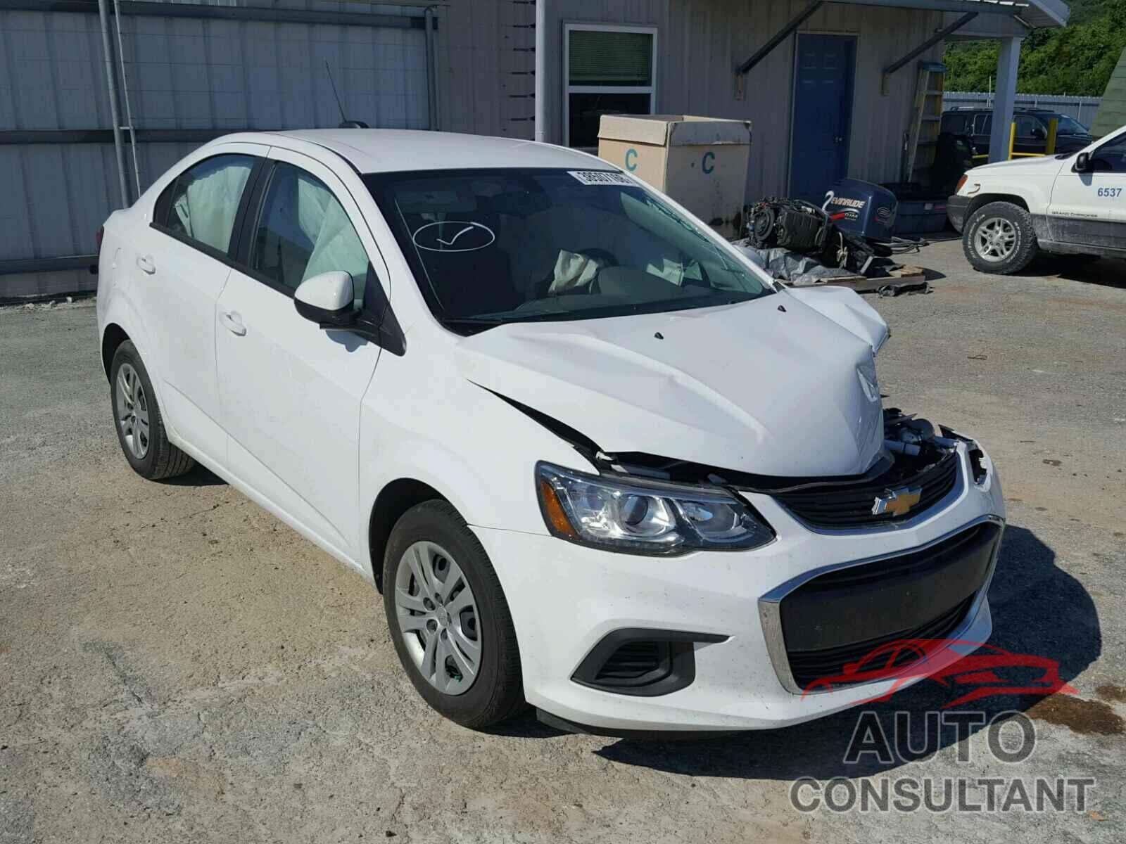 CHEVROLET SONIC 2018 - 1G1JB5SH7J4105393