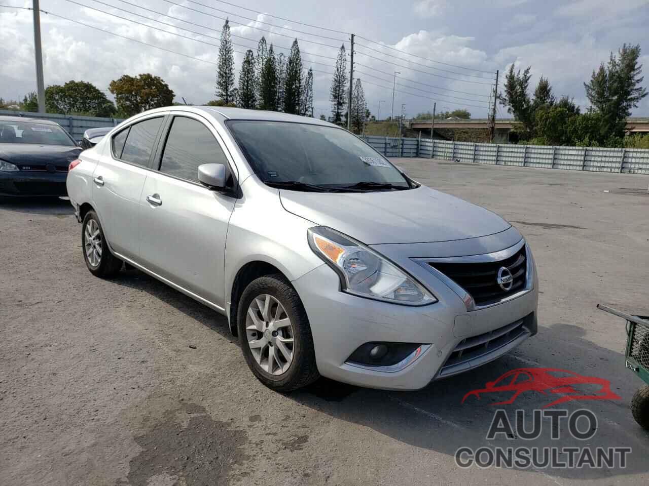 NISSAN VERSA 2017 - 3N1CN7AP9HL855929