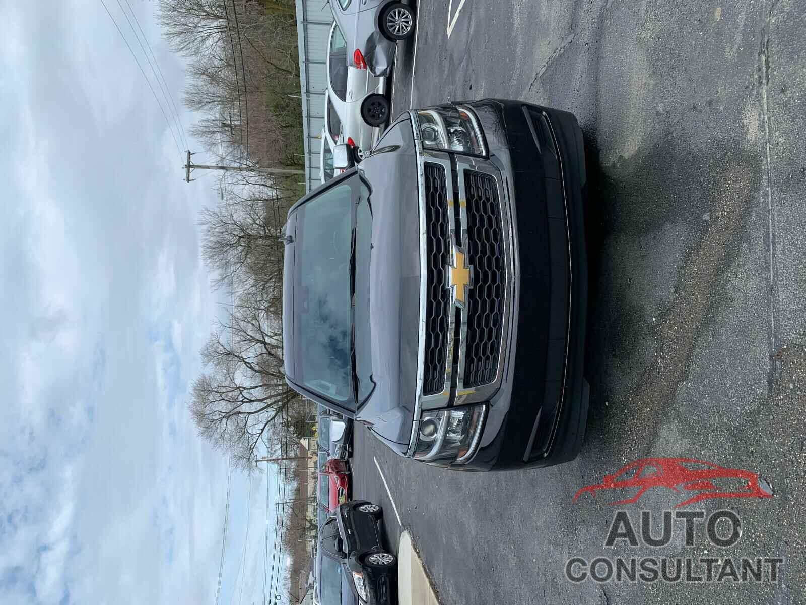 CHEVROLET SUBURBAN 2019 - 1GNSKHKC6KR103275