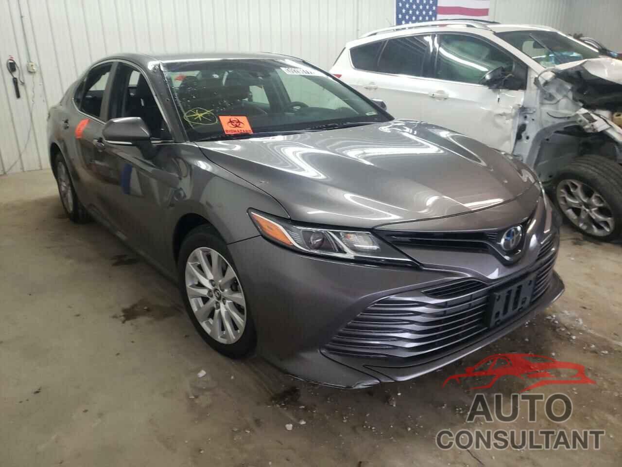 TOYOTA CAMRY 2018 - 4T1B11HK2JU026039