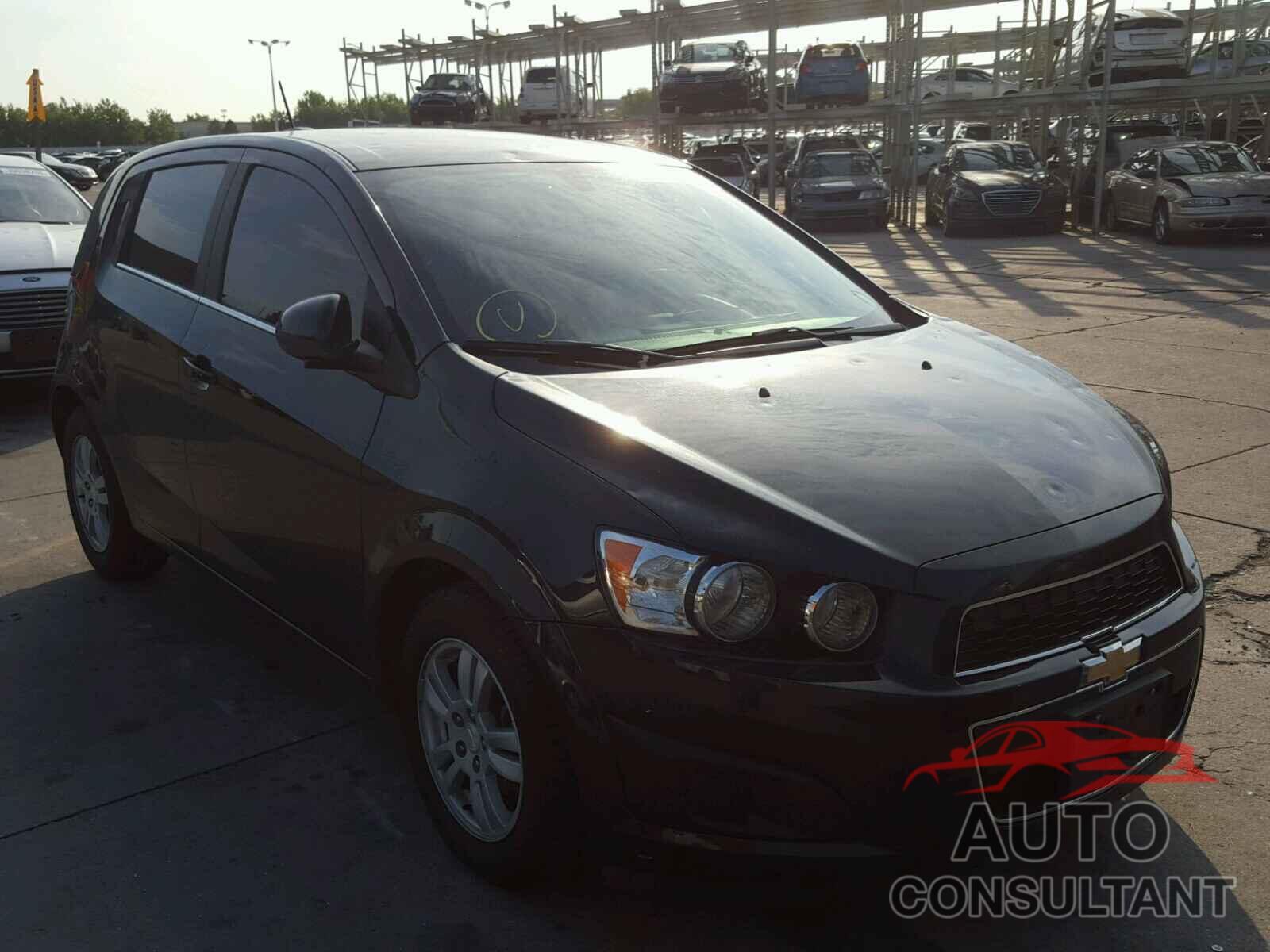 CHEVROLET SONIC 2015 - 1G1JC6SH4F4119794