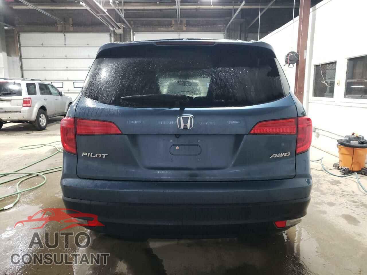 HONDA PILOT 2017 - 5FNYF6H5XHB093515