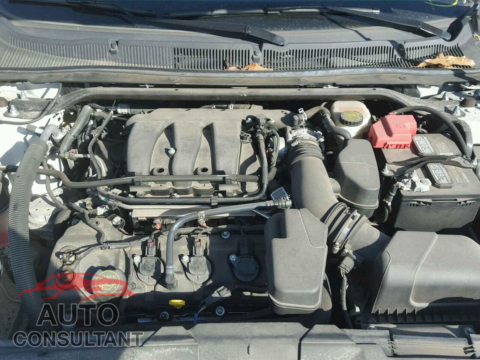 FORD TAURUS 2015 - 5FNYF6H32MB030319