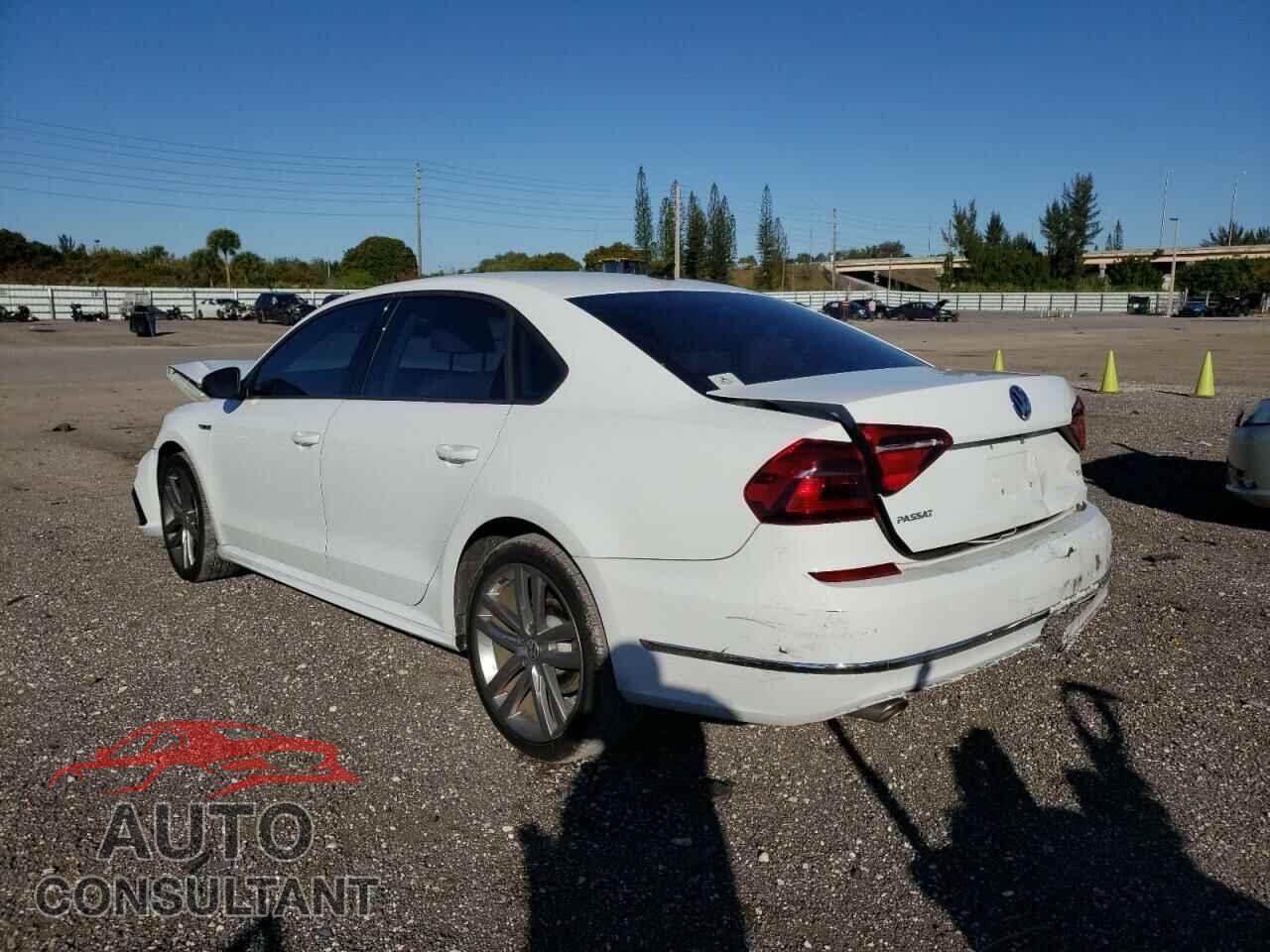 VOLKSWAGEN PASSAT 2018 - 1VWAA7A39JC040724