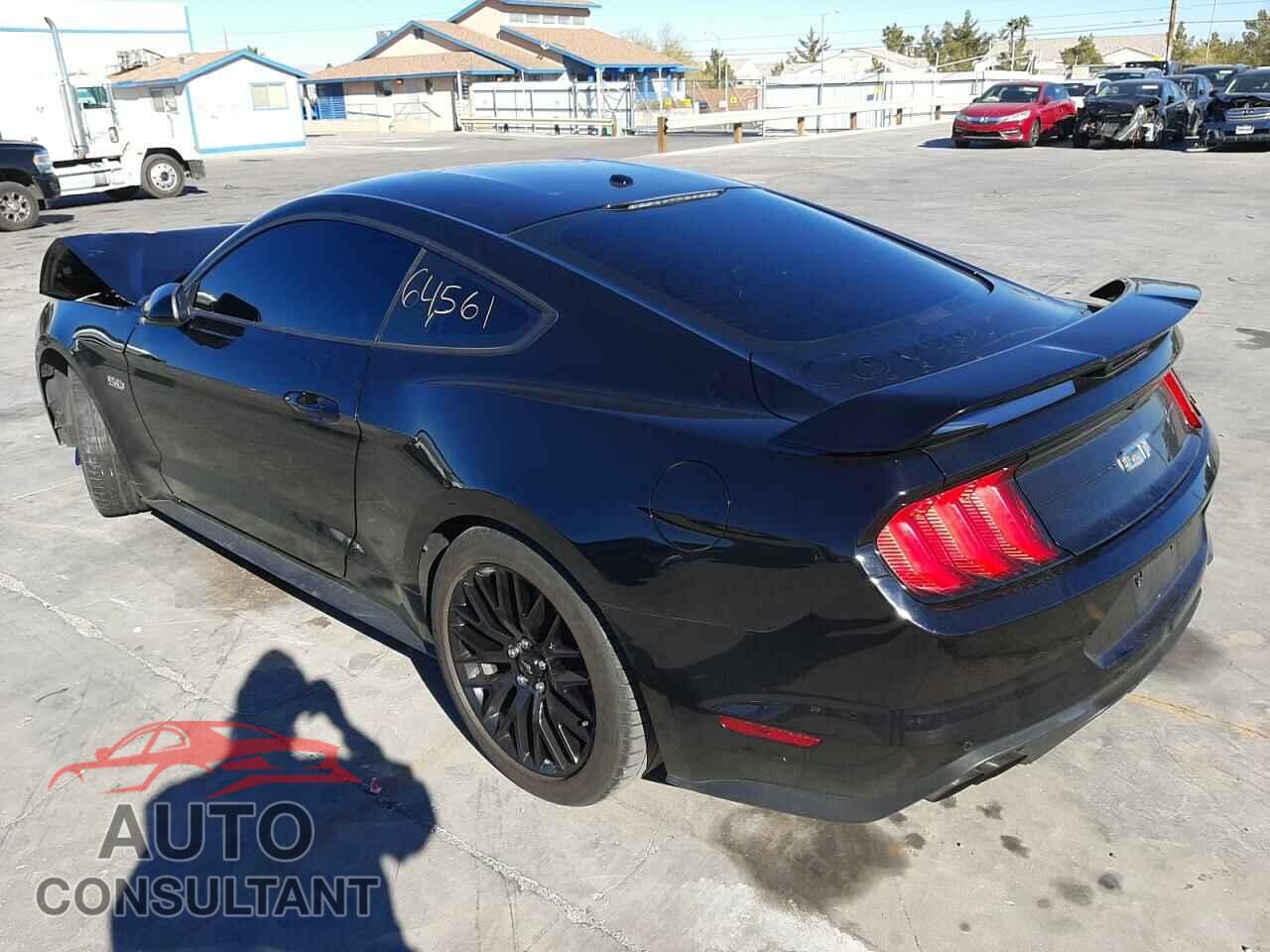 FORD MUSTANG 2018 - 1FA6P8CF5J5117409