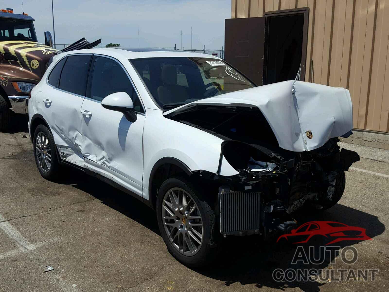 PORSCHE CAYENNE 2016 - WP1AB2A2XGLA92428