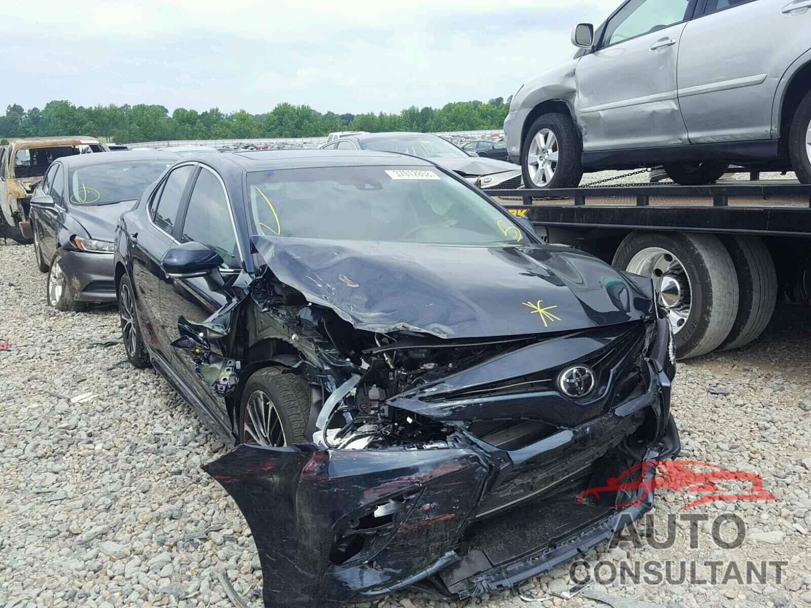 TOYOTA CAMRY 2018 - 4T1B11HK9JU556038