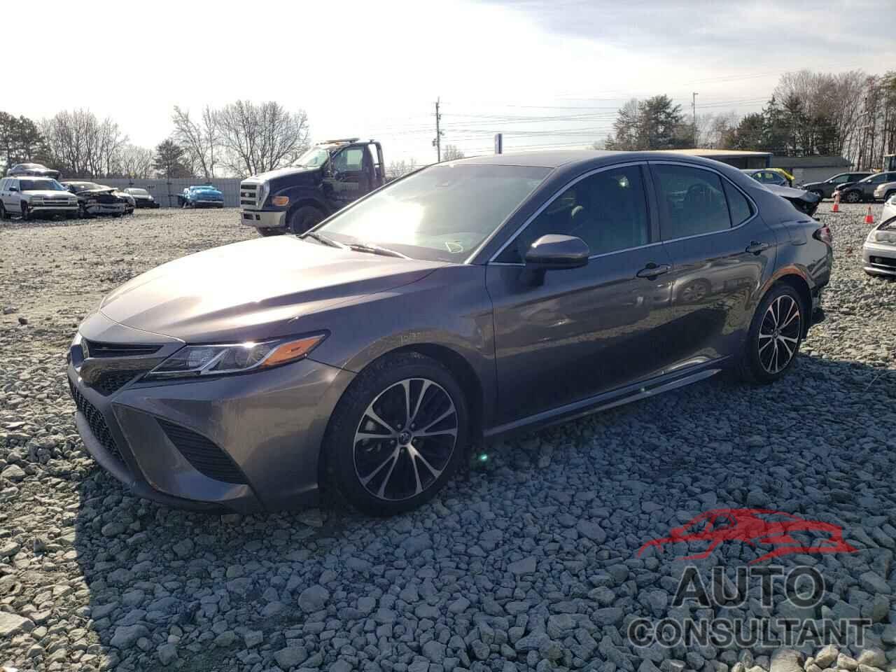 TOYOTA CAMRY 2018 - 4T1B11HK2JU534687