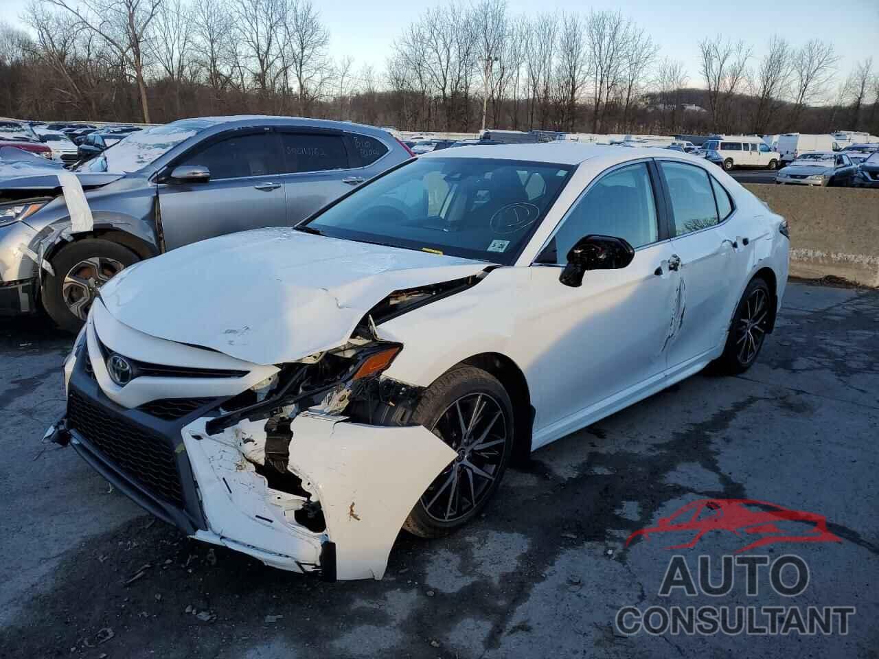 TOYOTA CAMRY 2021 - 4T1G11AK5MU556574