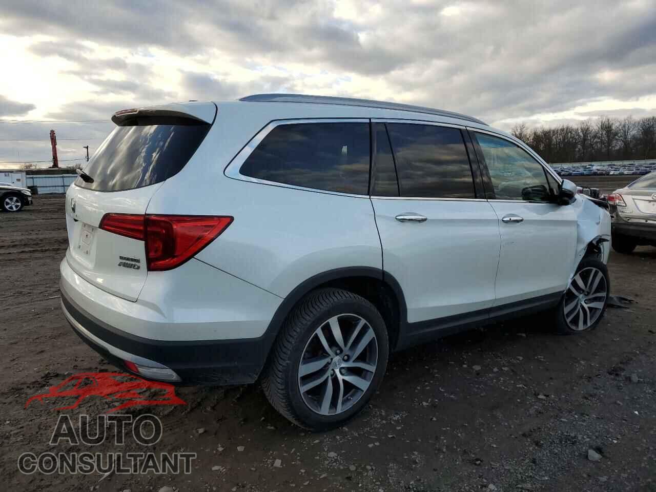 HONDA PILOT 2017 - 5FNYF6H99HB085909