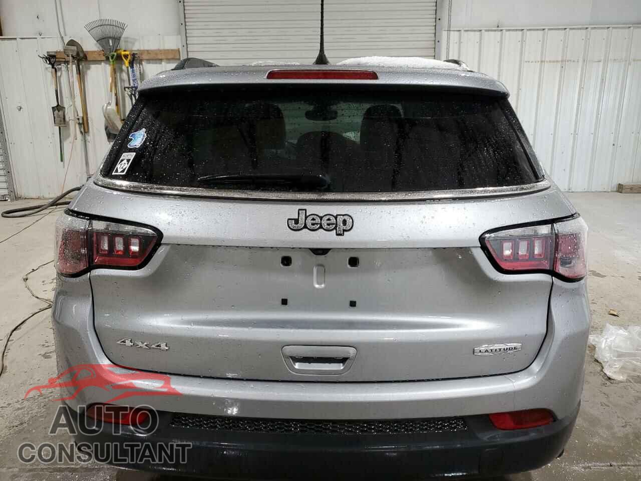 JEEP COMPASS 2018 - 3C4NJDBB3JT436810