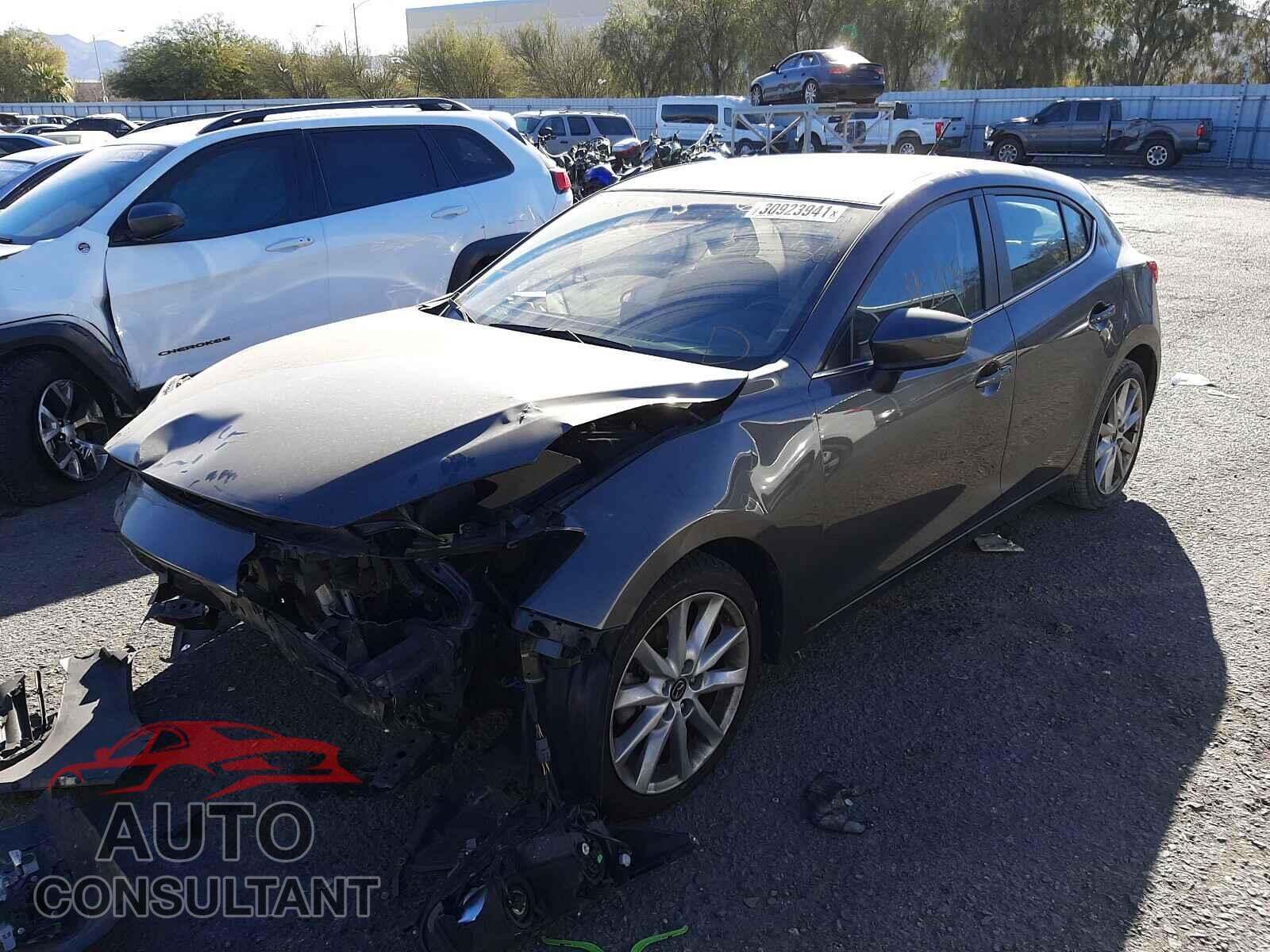 MAZDA 3 2017 - 3MZBN1L30HM150878