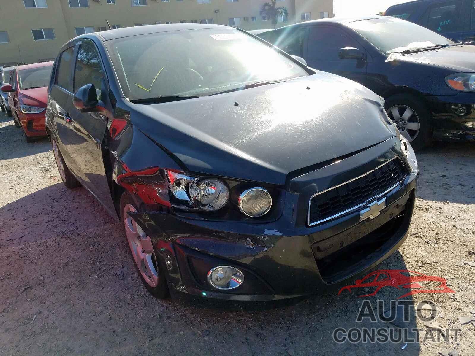 CHEVROLET SONIC 2015 - 3KPF24AD3KE015664