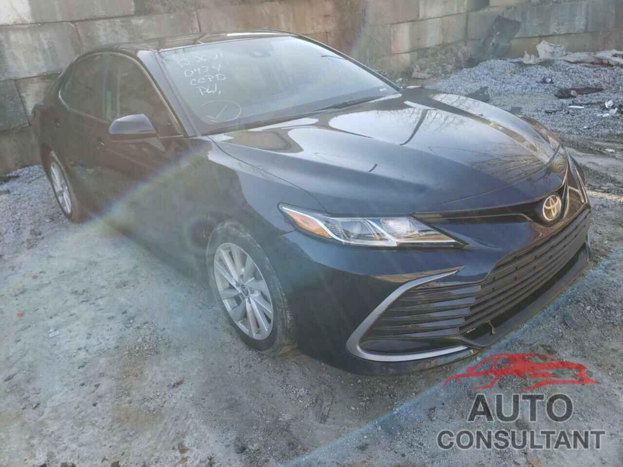 TOYOTA CAMRY 2021 - 4T1C11AK0MU560434