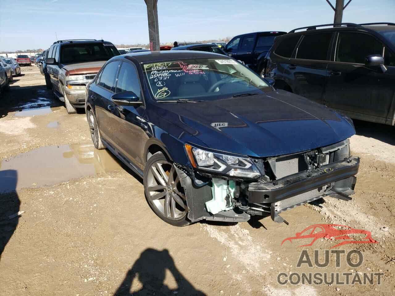 VOLKSWAGEN PASSAT 2018 - 1VWAA7A3XJC043017