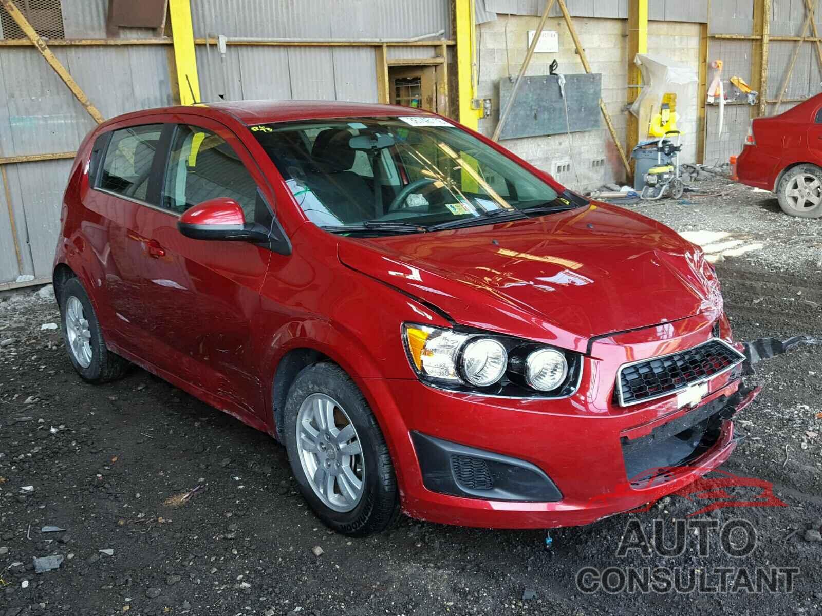 CHEVROLET SONIC 2015 - 1G1JC6SH3F4219398