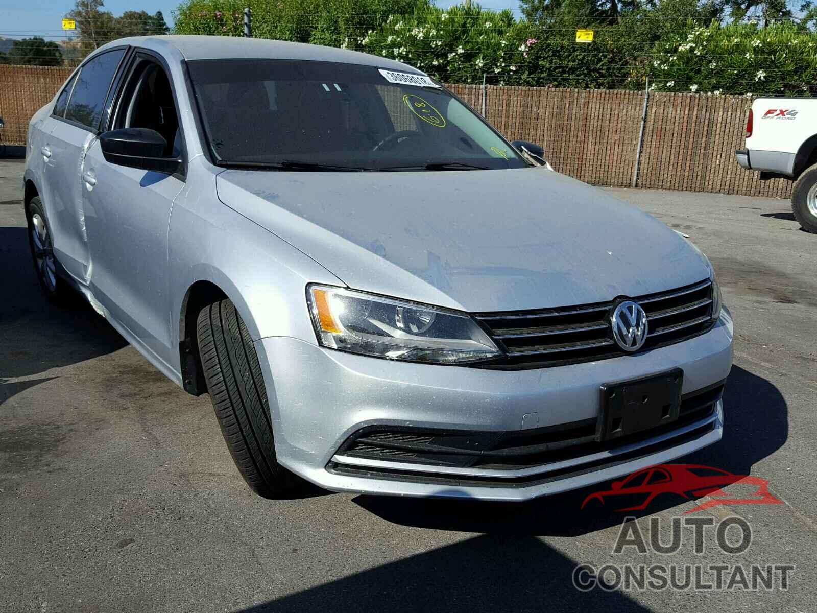 VOLKSWAGEN JETTA 2015 - 3VWD17AJ5FM267961