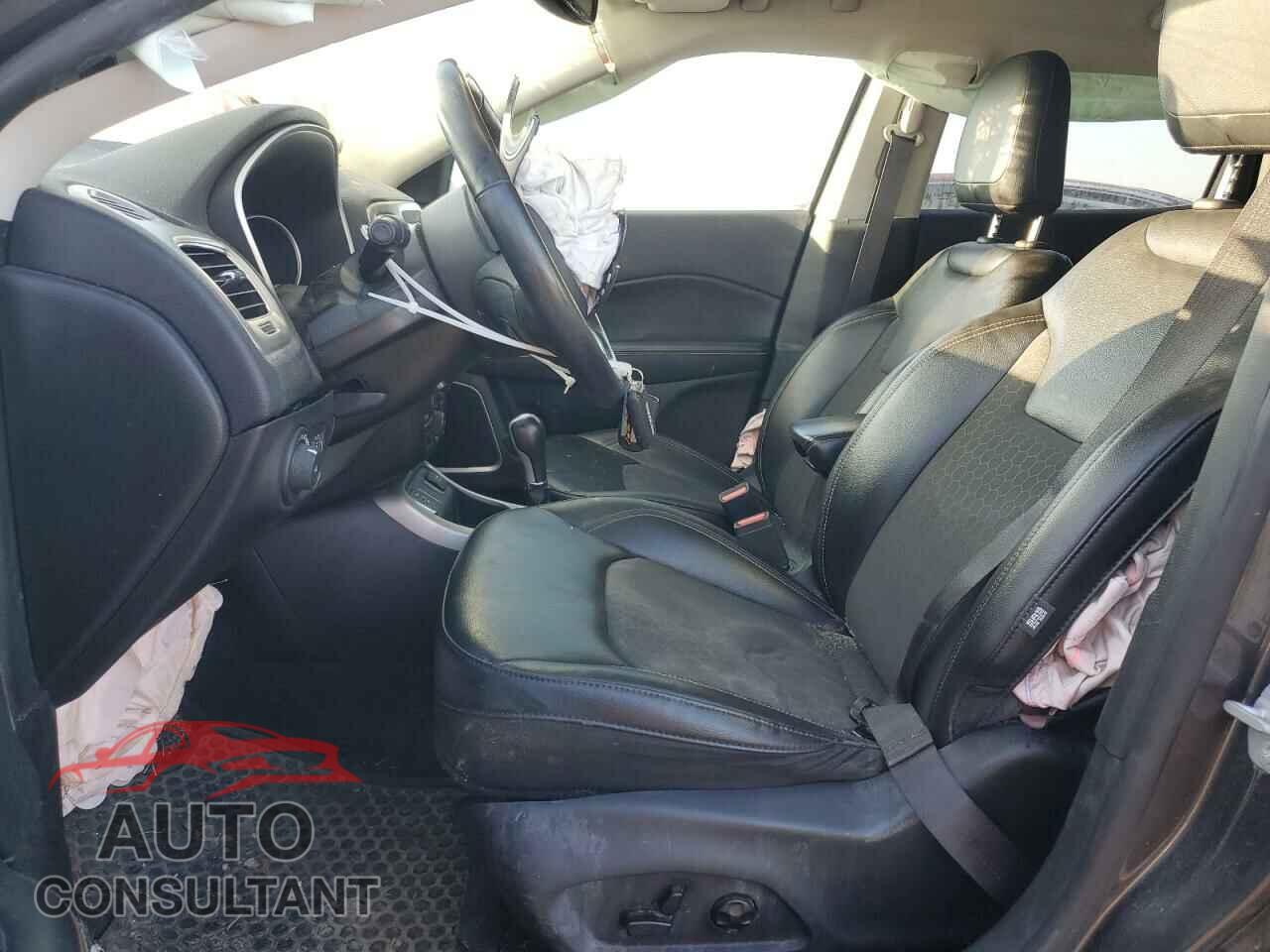 JEEP COMPASS 2019 - 3C4NJCBBXKT716008