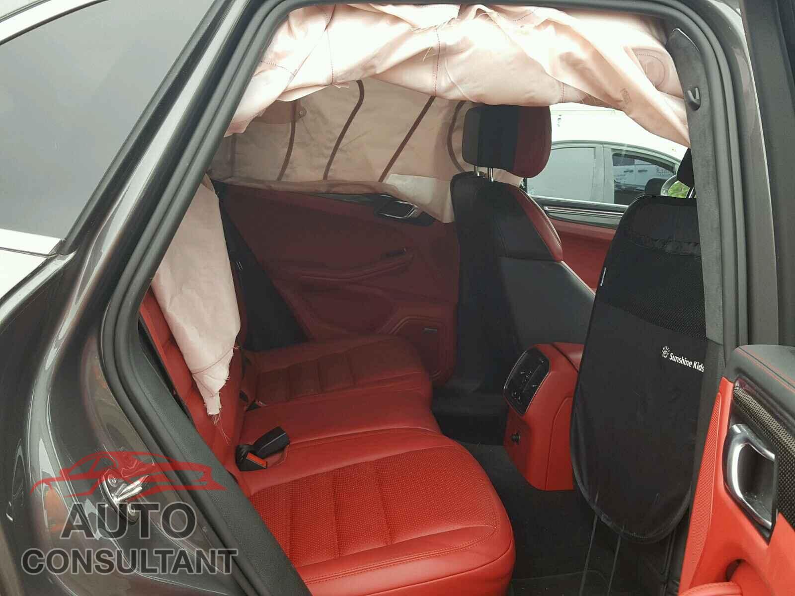 PORSCHE MACAN 2015 - WP1AF2A55FLB90859