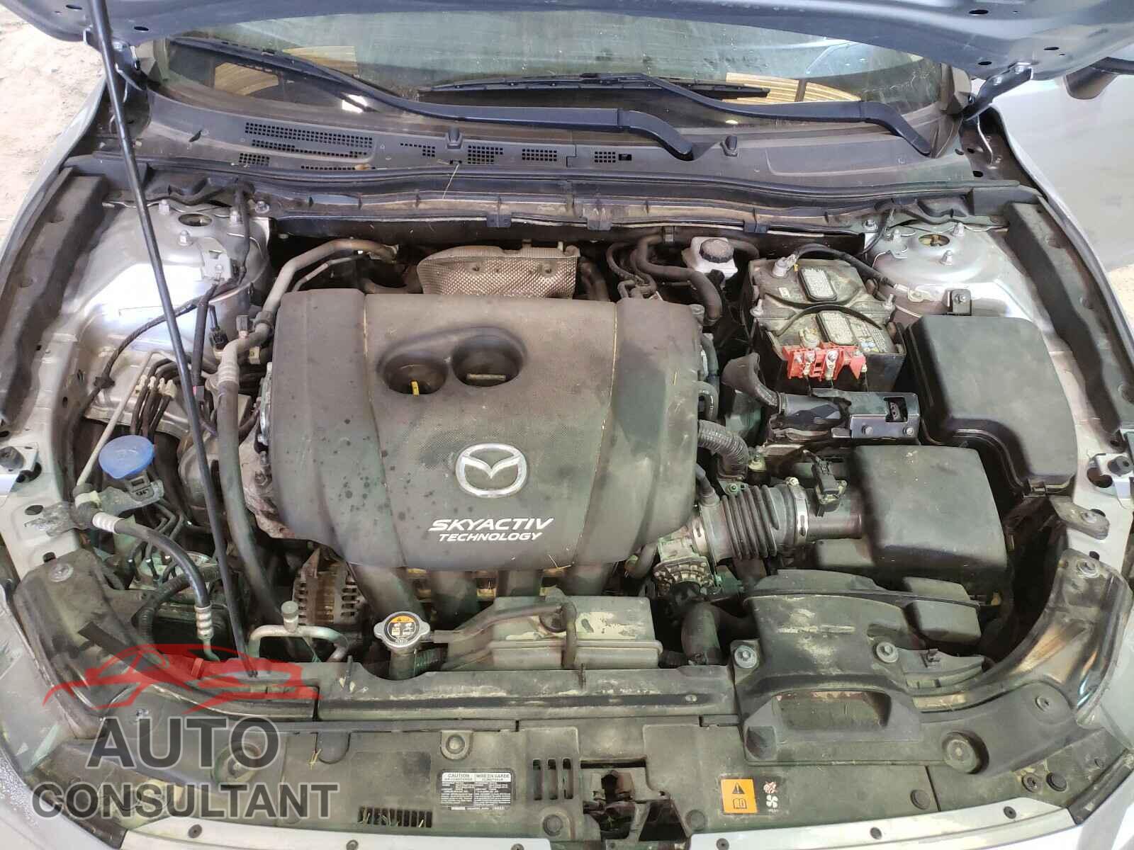 MAZDA 3 2018 - 3MZBN1V30JM200049