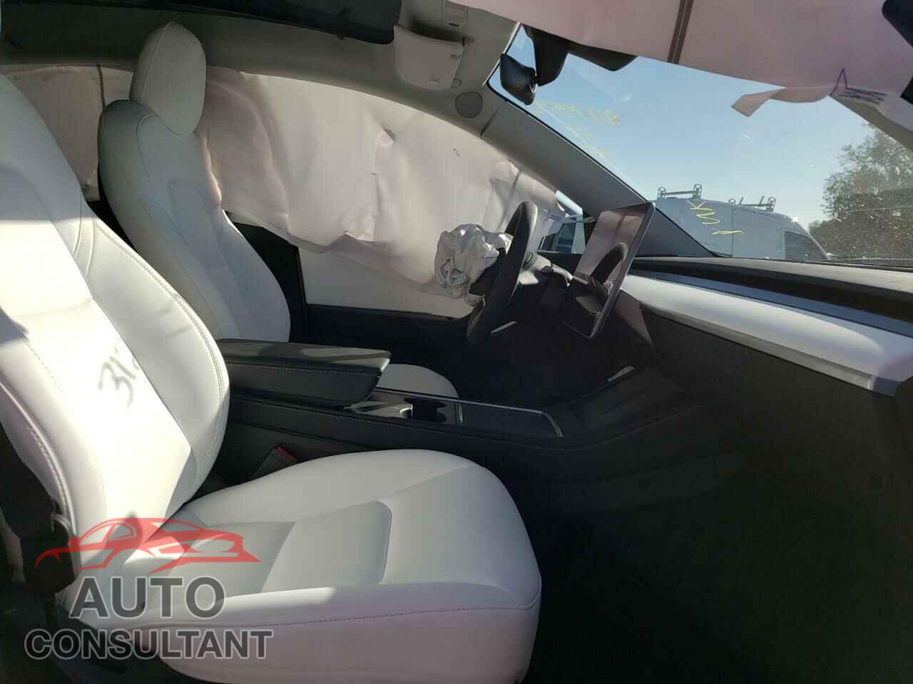 TESLA MODEL Y 2021 - 5YJYGDEF9MF267339