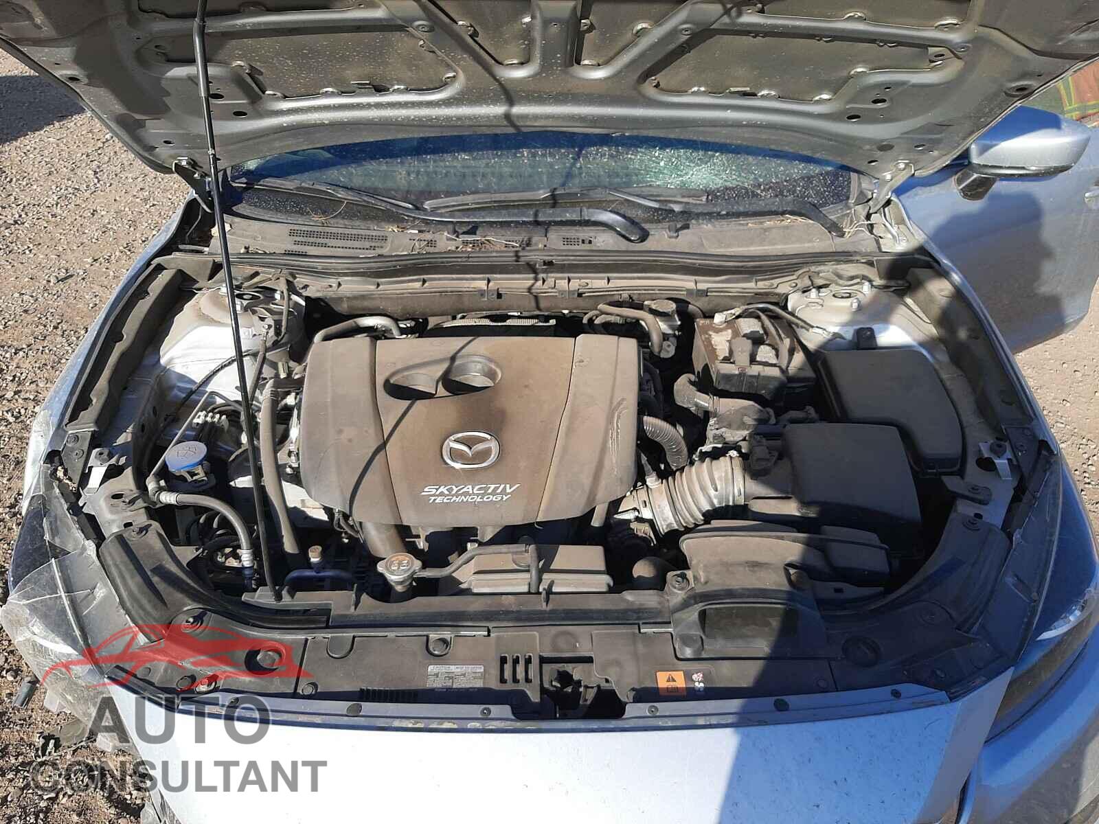 MAZDA 3 2018 - 3MZBN1V34JM166049
