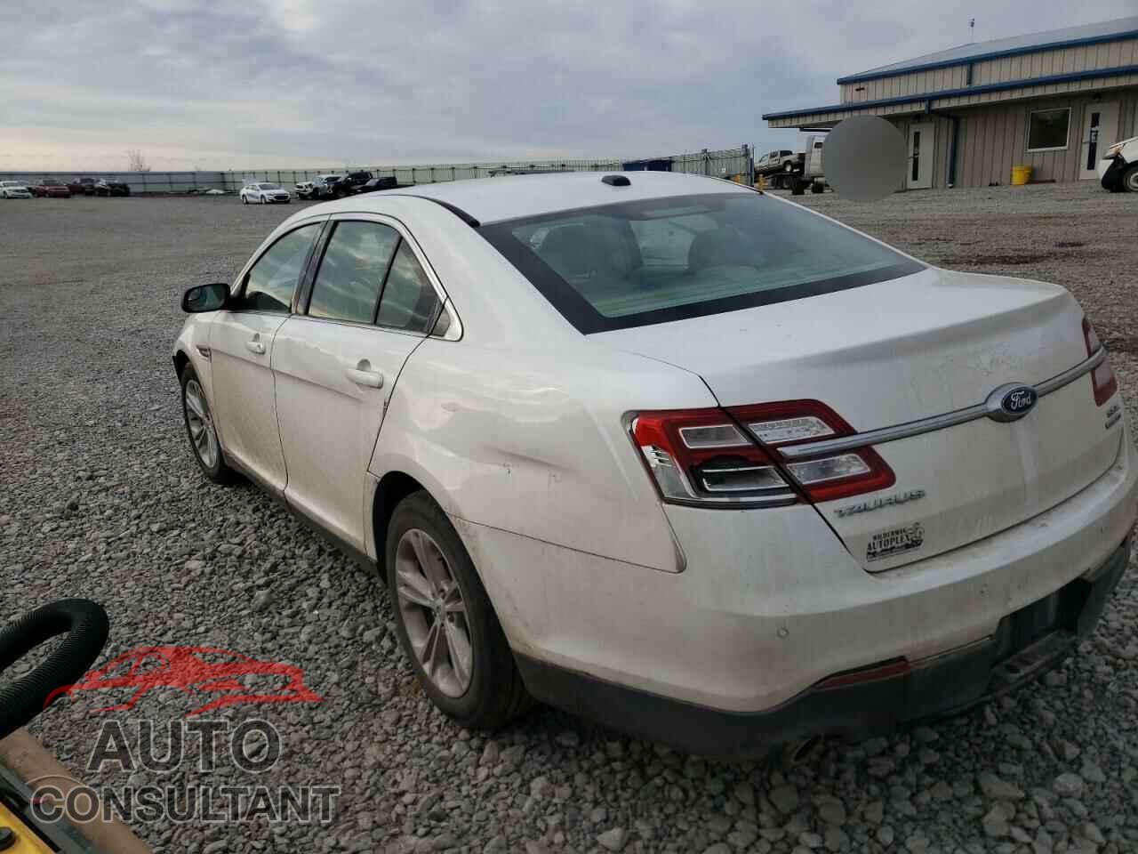 FORD TAURUS 2016 - 1FAHP2E85GG131375