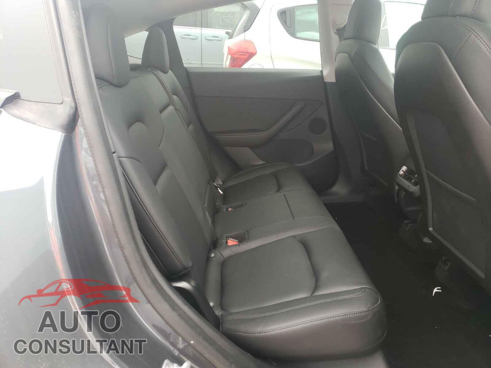 TESLA MODEL Y 2020 - 5YJYGDEF3LF011440