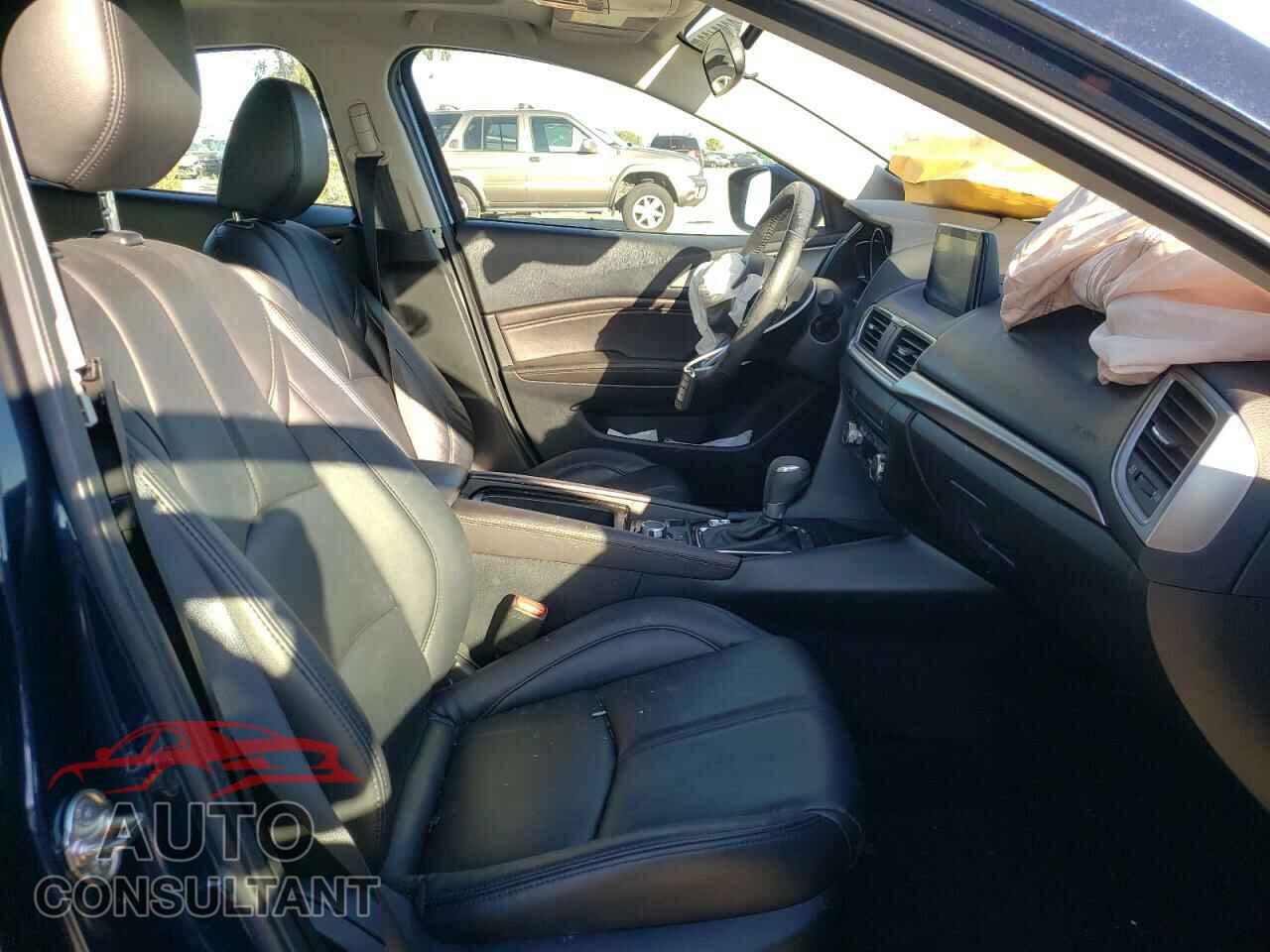 MAZDA 3 2017 - 3MZBN1V73HM152432