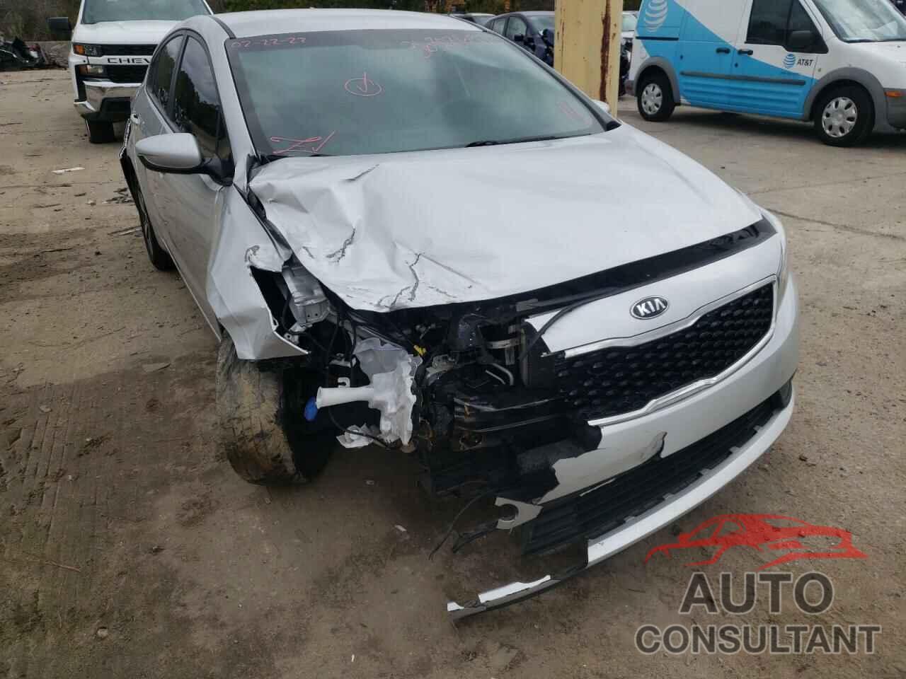 KIA FORTE 2018 - 3KPFL4A75JE245261