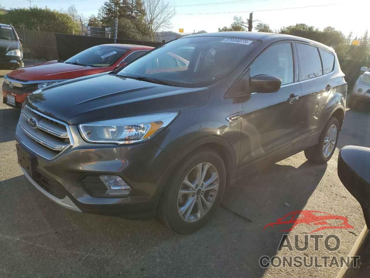 FORD ESCAPE 2017 - 1FMCU0GD5HUD12700
