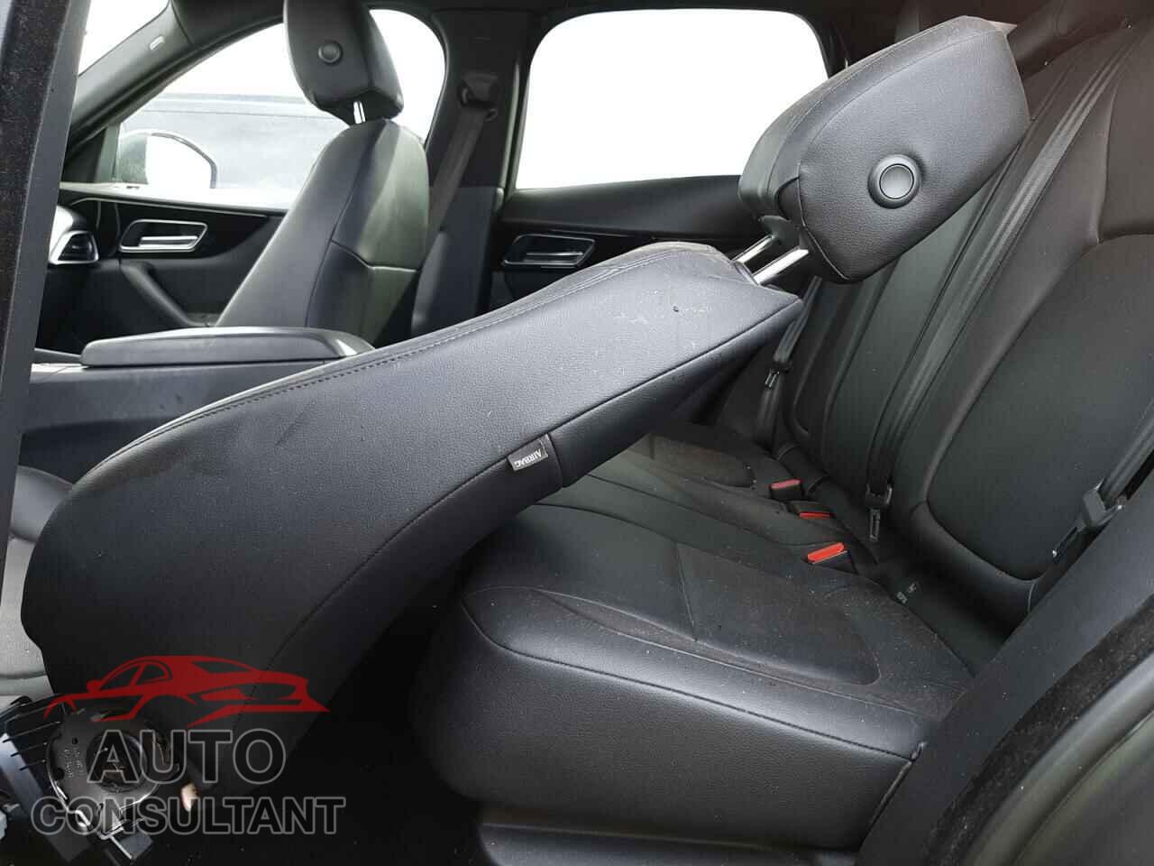 JAGUAR F-PACE 2017 - SADCJ2BV8HA087025