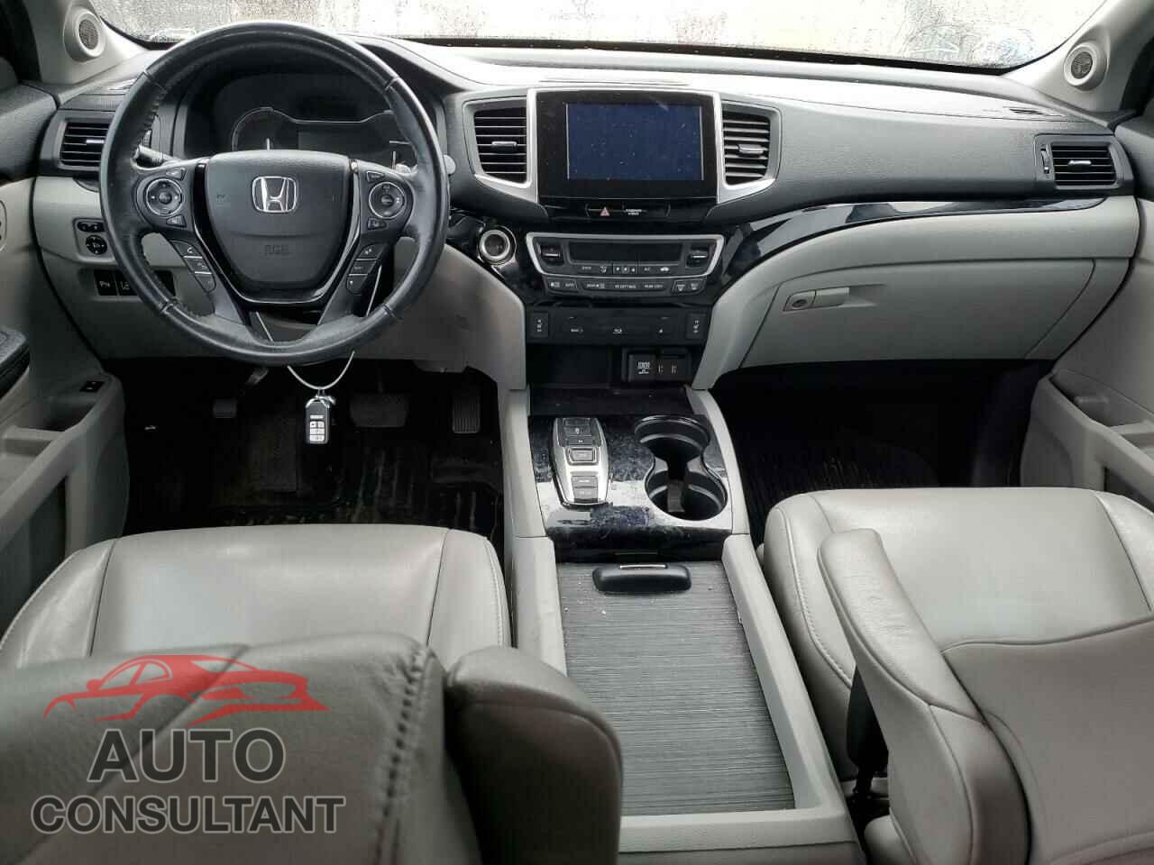HONDA PILOT 2017 - 5FNYF5H92HB014772