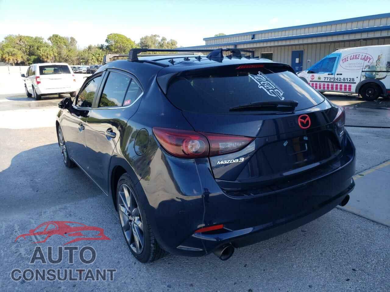 MAZDA 3 2018 - 3TMDZ5BN2LM091173