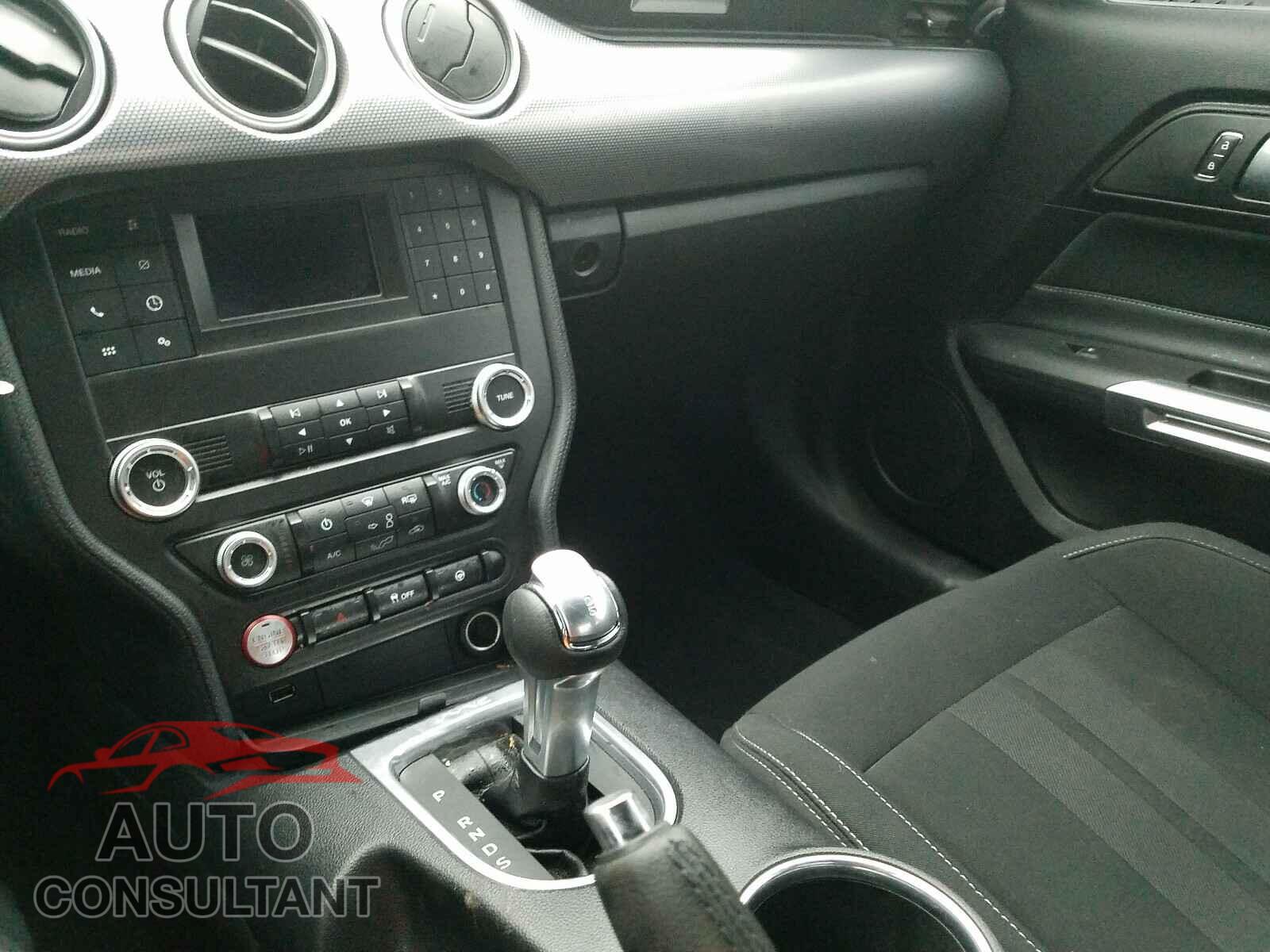 FORD MUSTANG 2019 - 1FA6P8CF4K5192376