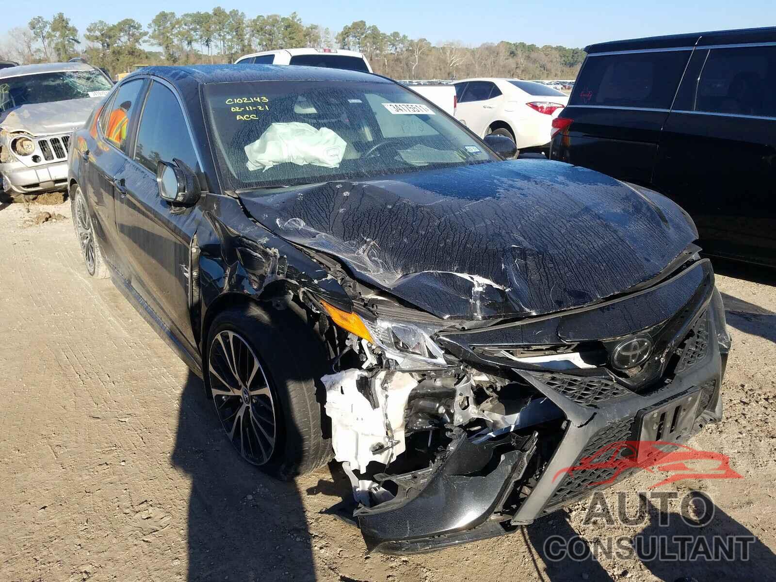 TOYOTA CAMRY 2018 - 4T1B11HK0JU067706