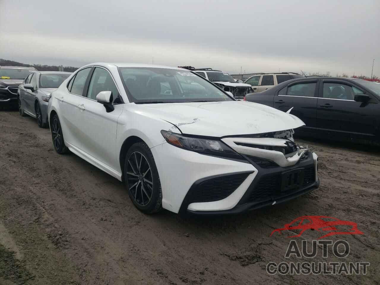 TOYOTA CAMRY 2021 - 4T1G11AKXMU441856