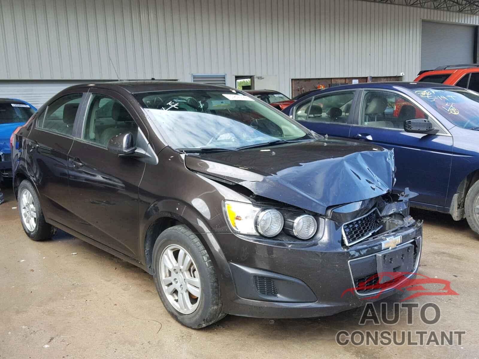 CHEVROLET SONIC 2015 - 1G1JC5SH6F4195267