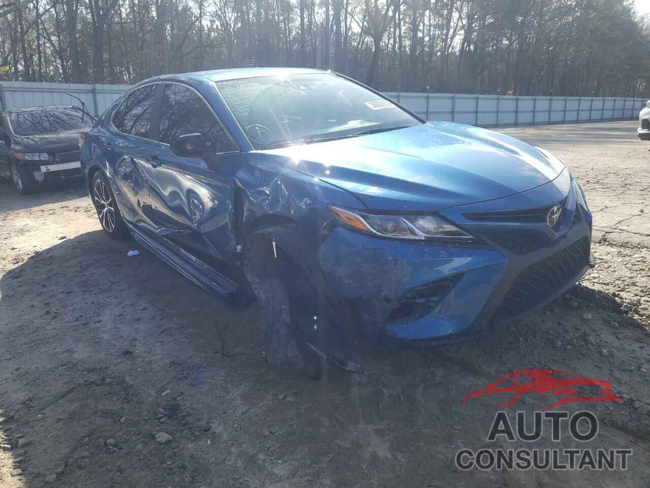 TOYOTA CAMRY 2018 - 4T1B11HK4JU010523