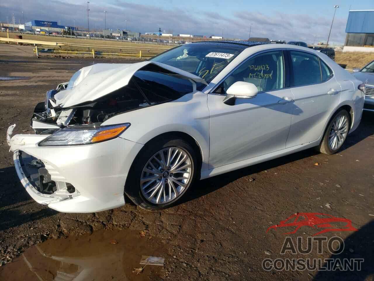 TOYOTA CAMRY 2019 - 4T1B11HK3KU828262